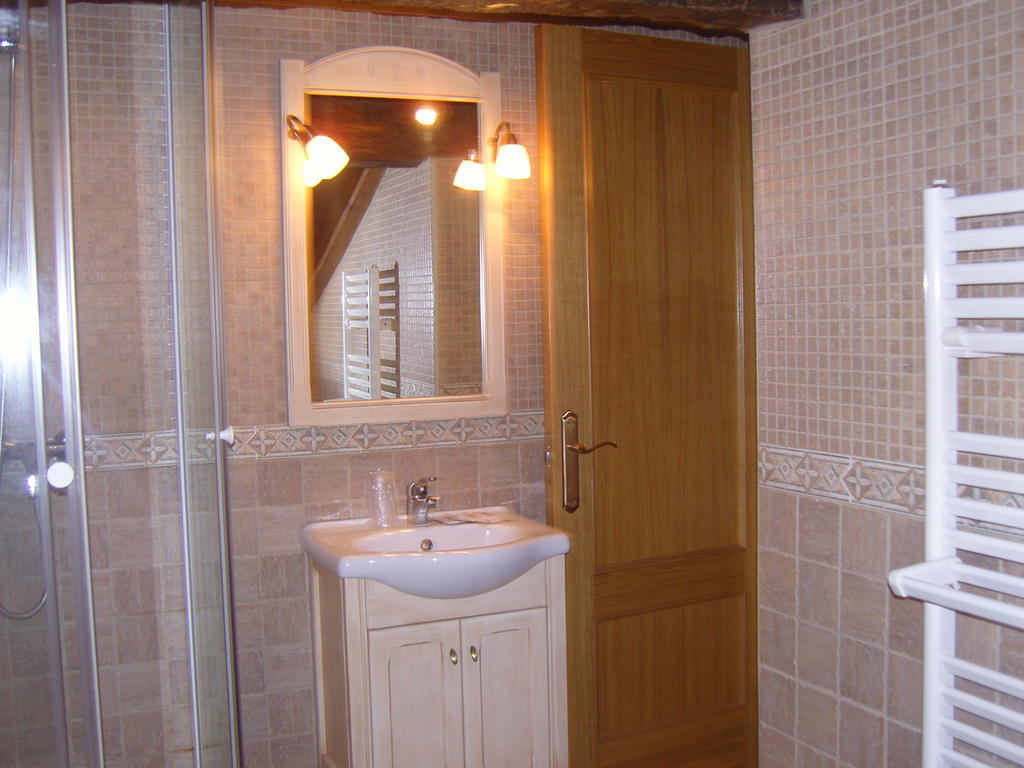 Hotel Casa Paulino Corrales De Buelna Zimmer foto